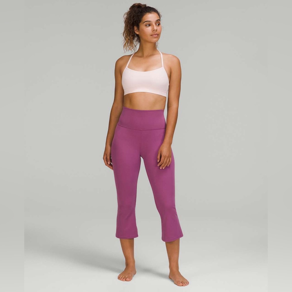 Lululemon Flow Y Nulu Bra Light Support Strawberry Milkshake Pink Size 4 NWT - Picture 7 of 7